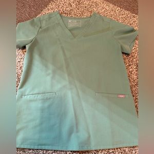 Casma Three-Pocket Scrub Top